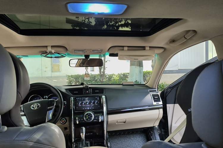 Used Toyota Reiz 2012 2.5V Fengdu Elite Stylish Edition Headliner