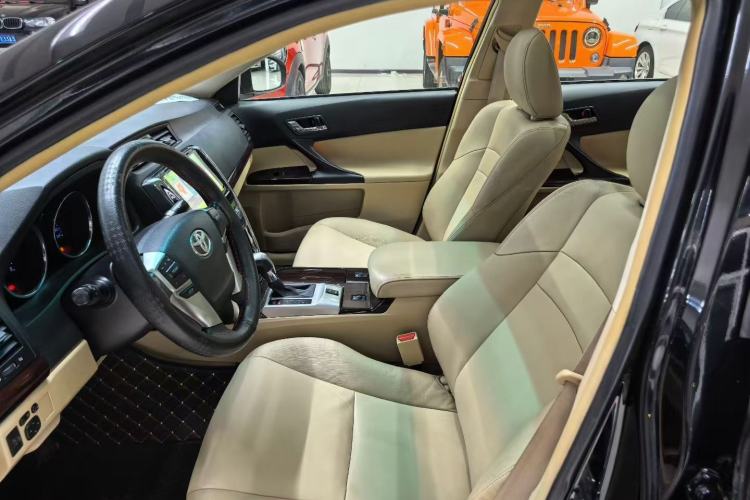 Used Toyota Reiz 2012 2.5V Fengdu Elite Stylish Edition Interior 1