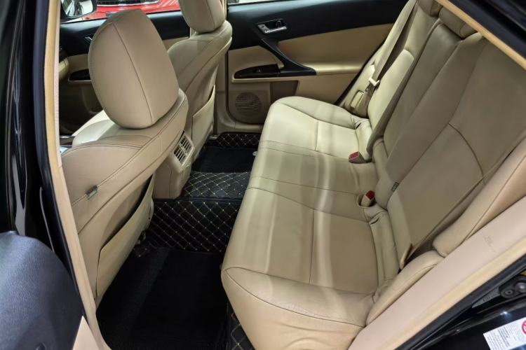 Used Toyota Reiz 2012 2.5V Fengdu Elite Stylish Edition Interior 3