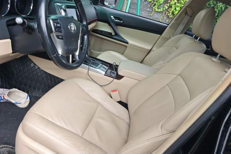 Used Toyota Reiz 2012 2.5V Fengdu Elite Stylish Edition Left Front Seat