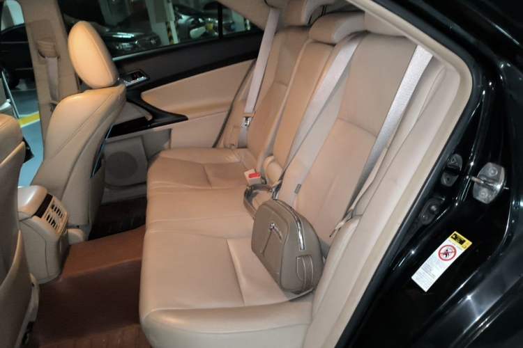 Used Toyota Reiz 2012 2.5V Fengdu Elite Stylish Edition Left Rear Seat