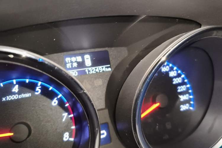 Used Toyota Reiz 2012 2.5V Fengdu Elite Stylish Edition Odometer Close Up