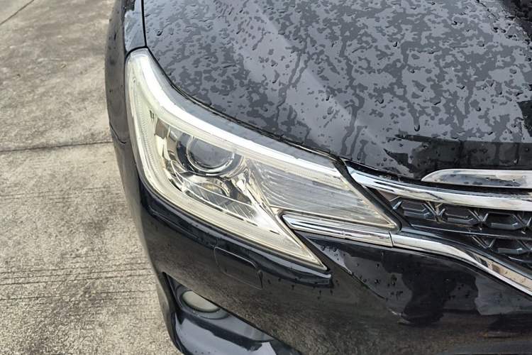 Used Toyota Reiz 2012 2.5V Fengdu Elite Stylish Edition Right Front Headlight