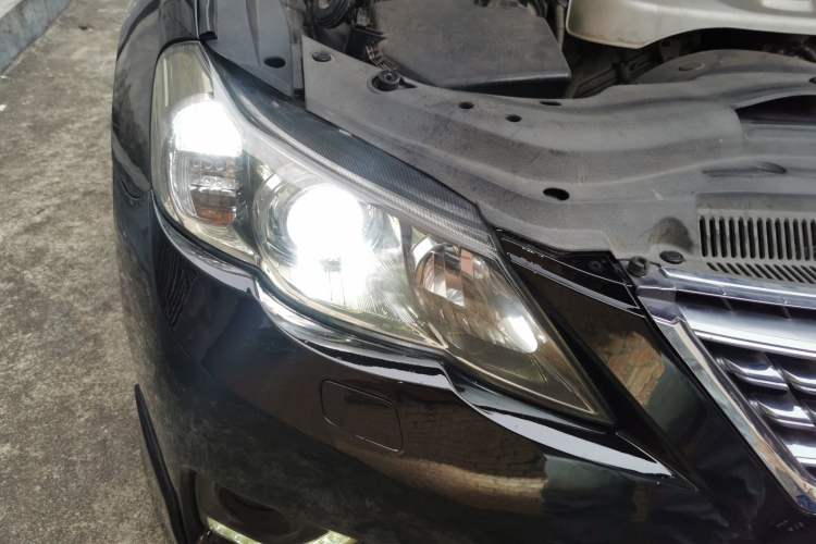 Used Toyota Reiz 2012 2.5V Fengdu Elite Stylish Edition Right Front Headlight