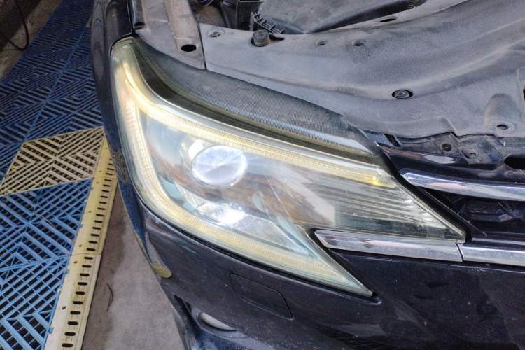Used Toyota Reiz 2012 2.5V Fengdu Elite Stylish Edition Right Front Headlight