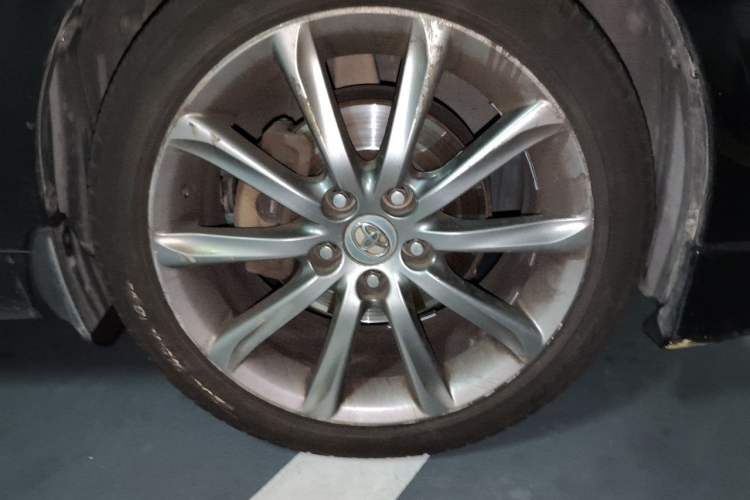 Used Toyota Reiz 2012 2.5V Fengdu Elite Stylish Edition Right Front Wheel Hub