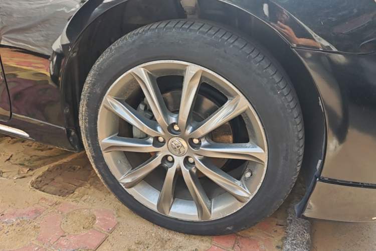 Used Toyota Reiz 2012 2.5V Fengdu Elite Stylish Edition Right Front Wheel Hub
