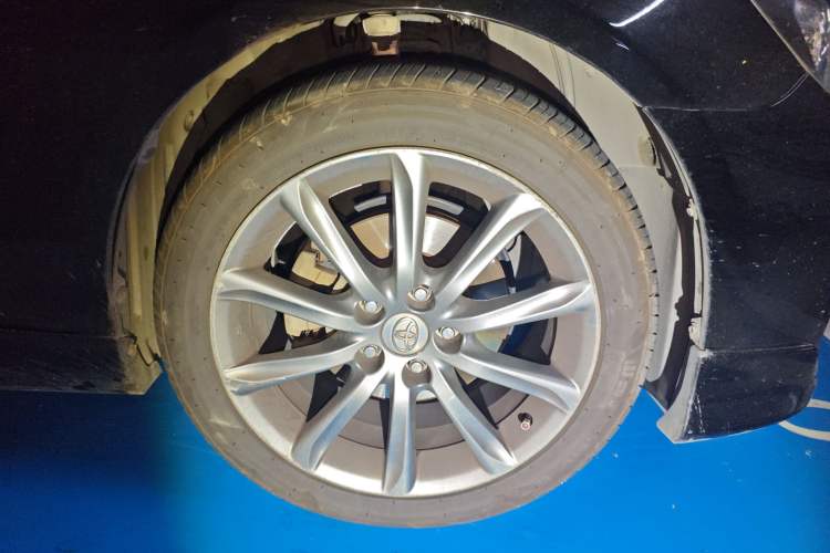 Used Toyota Reiz 2012 2.5V Fengdu Elite Stylish Edition Right Front Wheel Hub