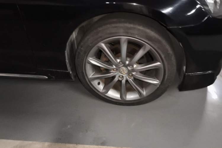 Used Toyota Reiz 2012 2.5V Fengdu Elite Stylish Edition Right Front Wheel Hub