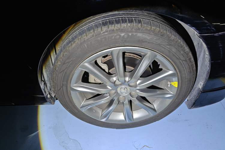Used Toyota Reiz 2012 2.5V Fengdu Elite Stylish Edition Right Front Wheel Hub