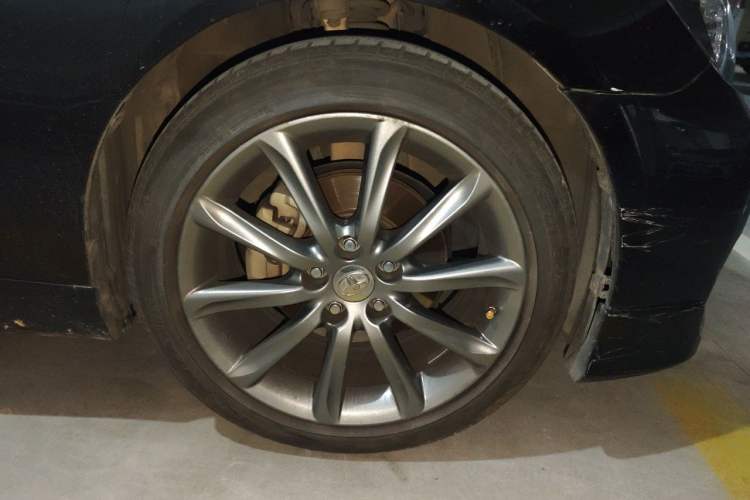Used Toyota Reiz 2012 2.5V Fengdu Elite Stylish Edition Right Front Wheel Hub