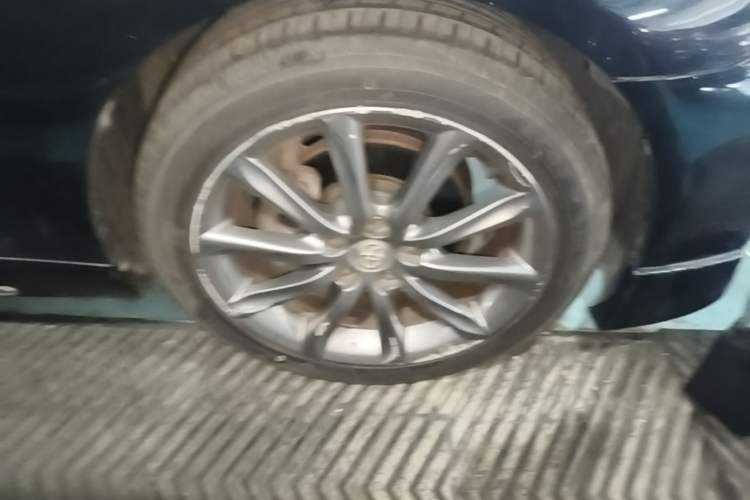Used Toyota Reiz 2012 2.5V Fengdu Elite Stylish Edition Right Front Wheel Hub