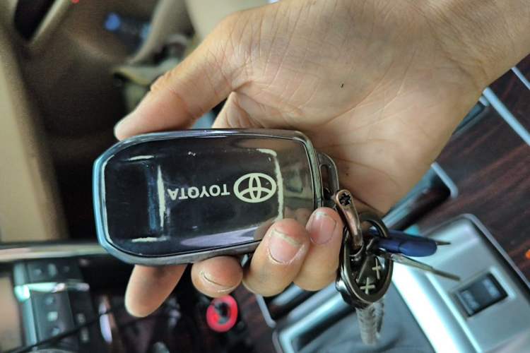 Used Toyota Reiz 2012 2.5V Fengdu Elite Stylish Edition Vehicle Key