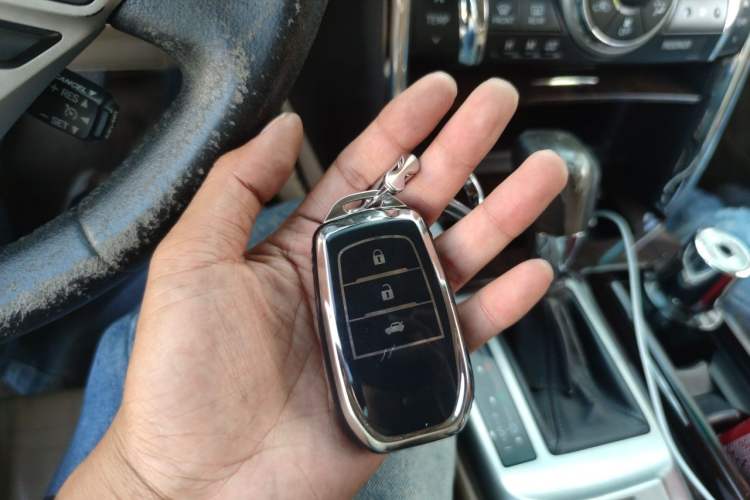 Used Toyota Reiz 2012 2.5V Fengdu Elite Stylish Edition Vehicle Key