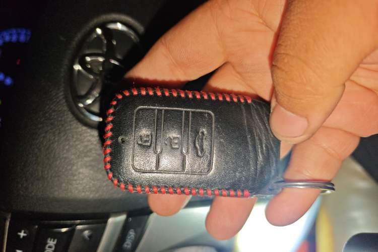 Used Toyota Reiz 2012 2.5V Fengdu Elite Stylish Edition Vehicle Key