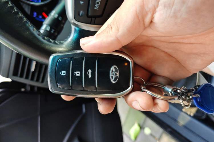 Used Toyota Reiz 2012 2.5V Fengdu Elite Stylish Edition Vehicle Key