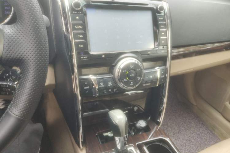 Used Toyota Reiz 2012 2.5V Fengdu Elite Stylish Edition Audio And AC Panel