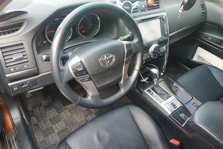 Used Toyota Reiz 2012 2.5V Fengdu Elite Stylish Edition Center Console