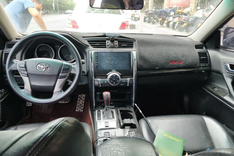 Used Toyota Reiz 2012 2.5V Fengdu Elite Stylish Edition Center Console