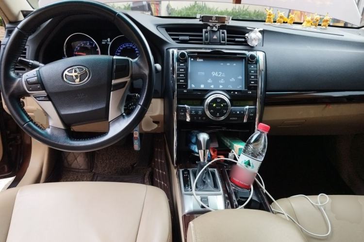 Used Toyota Reiz 2012 2.5V Fengdu Elite Stylish Edition Center Console