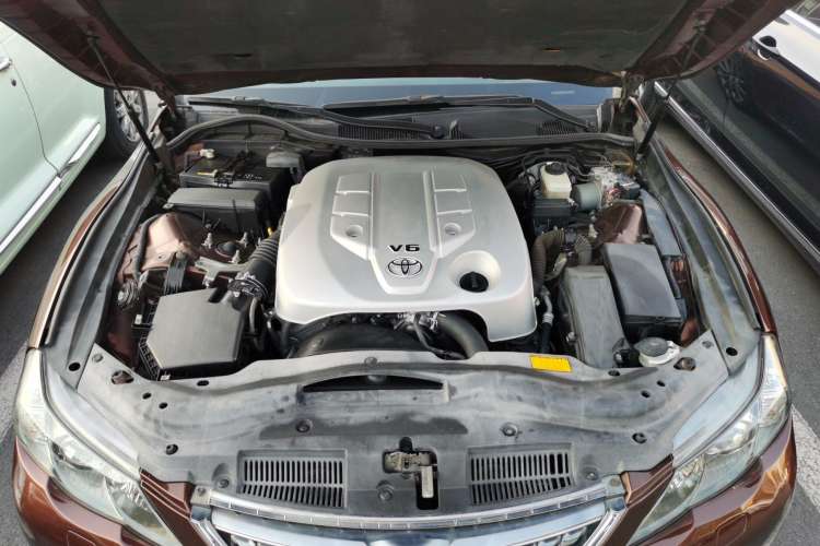 Used Toyota Reiz 2012 2.5V Fengdu Elite Stylish Edition Engine Bay