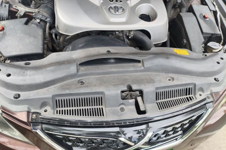 Used Toyota Reiz 2012 2.5V Fengdu Elite Stylish Edition Engine Bay