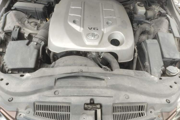 Used Toyota Reiz 2012 2.5V Fengdu Elite Stylish Edition Engine Bay