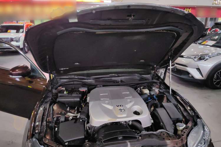 Used Toyota Reiz 2012 2.5V Fengdu Elite Stylish Edition Engine Bay
