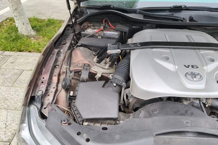 Used Toyota Reiz 2012 2.5V Fengdu Elite Stylish Edition Engine Bay Right