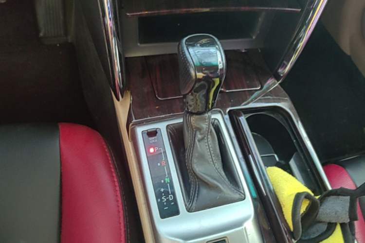 Used Toyota Reiz 2012 2.5V Fengdu Elite Stylish Edition Gear Lever