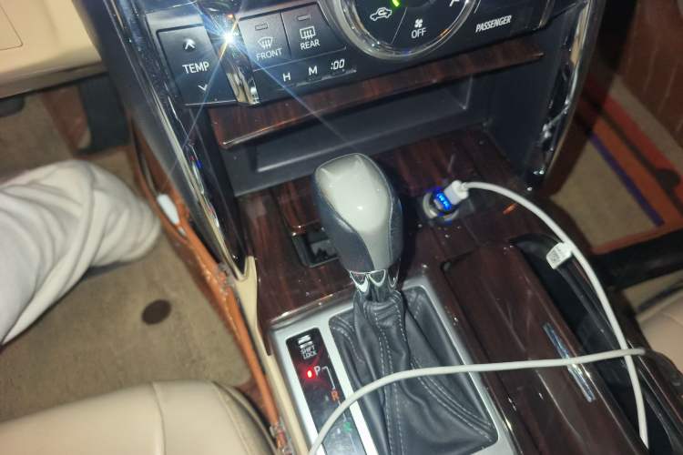 Used Toyota Reiz 2012 2.5V Fengdu Elite Stylish Edition Gear Lever