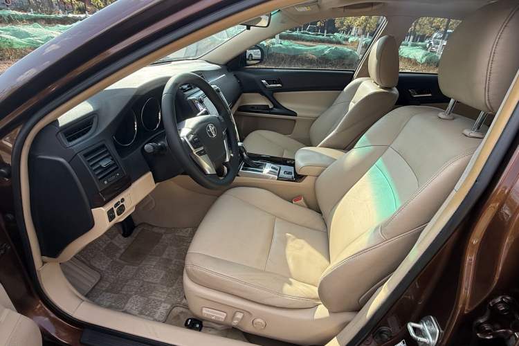Used Toyota Reiz 2012 2.5V Fengdu Elite Stylish Edition Interior 1