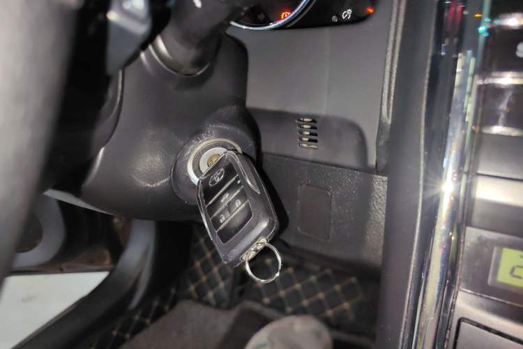 Used Toyota Reiz 2012 2.5V Fengdu Elite Stylish Edition Interior 1