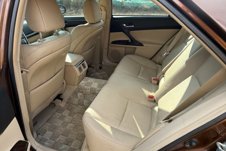 Used Toyota Reiz 2012 2.5V Fengdu Elite Stylish Edition Interior 2