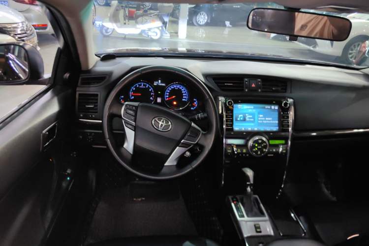 Used Toyota Reiz 2012 2.5V Fengdu Elite Stylish Edition Interior 2