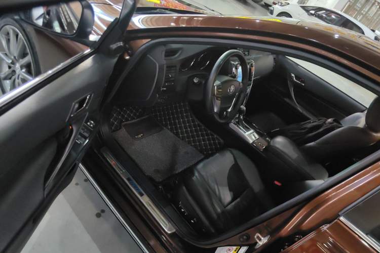 Used Toyota Reiz 2012 2.5V Fengdu Elite Stylish Edition Interior 3