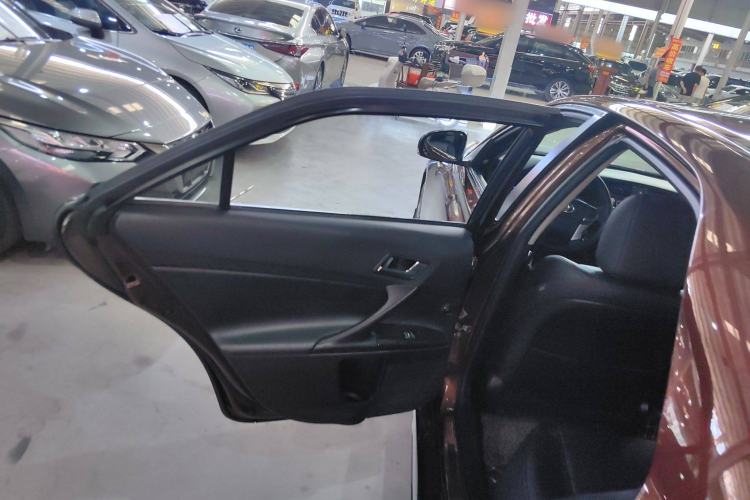 Used Toyota Reiz 2012 2.5V Fengdu Elite Stylish Edition Interior 8