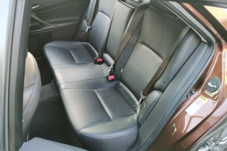 Used Toyota Reiz 2012 2.5V Fengdu Elite Stylish Edition Left Rear Seat