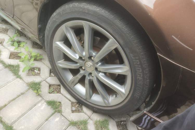 Used Toyota Reiz 2012 2.5V Fengdu Elite Stylish Edition Right Front Wheel Hub
