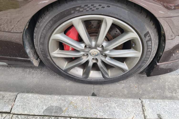 Used Toyota Reiz 2012 2.5V Fengdu Elite Stylish Edition Right Front Wheel Hub