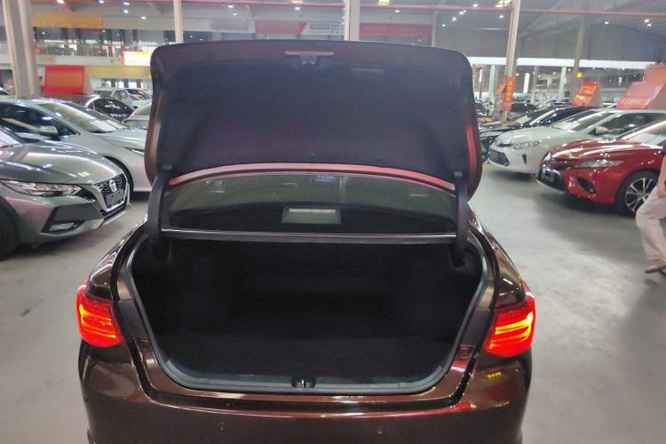 Used Toyota Reiz 2012 2.5V Fengdu Elite Stylish Edition Trunk
