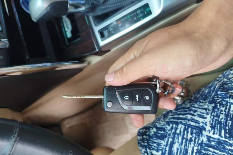 Used Toyota Reiz 2012 2.5V Fengdu Elite Stylish Edition Vehicle Key