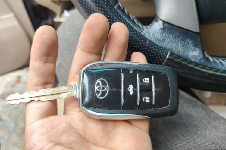 Used Toyota Reiz 2012 2.5V Fengdu Elite Stylish Edition Vehicle Key