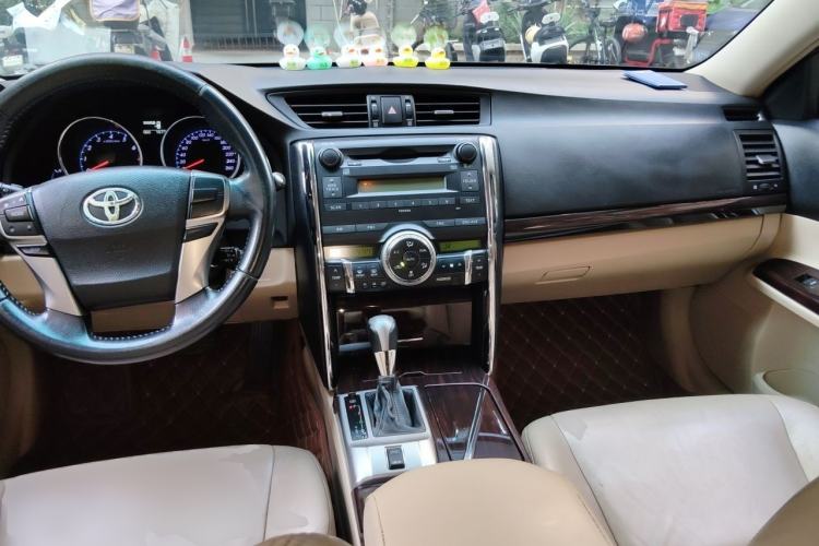 Used Toyota Reiz 2012 2.5V Fengdu Elite Stylish Edition Center Console