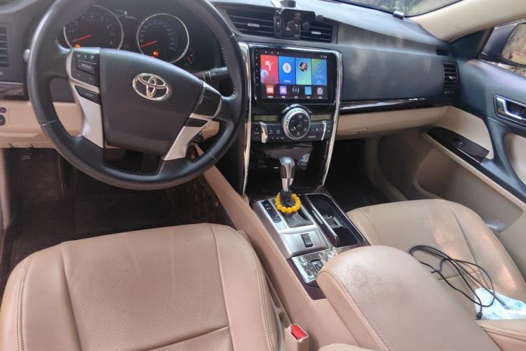 Used Toyota Reiz 2012 2.5V Fengdu Elite Stylish Edition Center Console