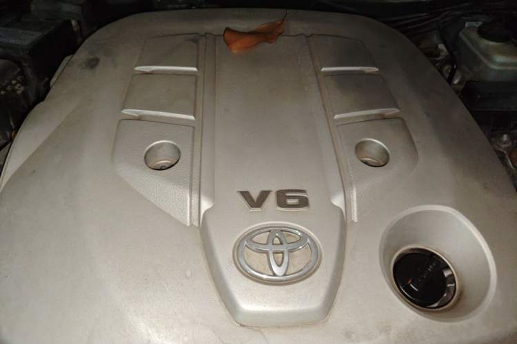 Used Toyota Reiz 2012 2.5V Fengdu Elite Stylish Edition Engine Bay