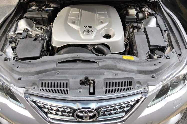 Used Toyota Reiz 2012 2.5V Fengdu Elite Stylish Edition Engine Bay