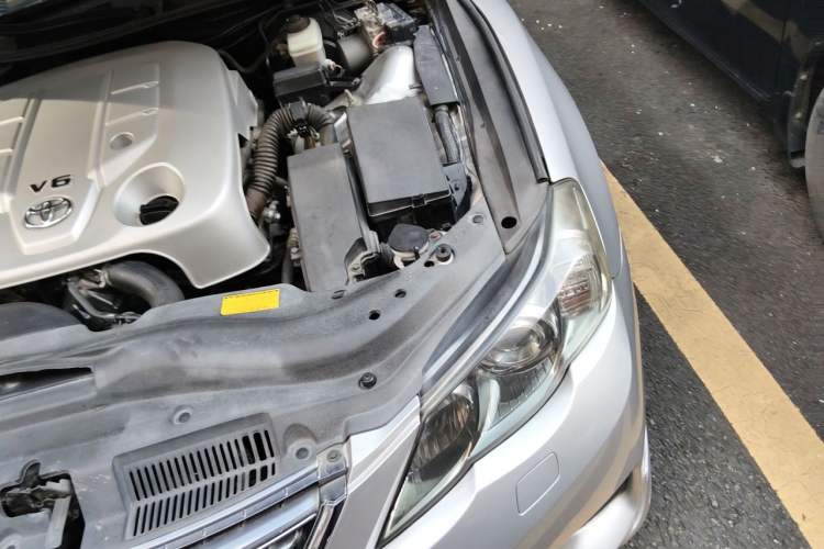 Used Toyota Reiz 2012 2.5V Fengdu Elite Stylish Edition Engine Bay Left