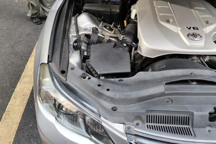 Used Toyota Reiz 2012 2.5V Fengdu Elite Stylish Edition Engine Bay Right