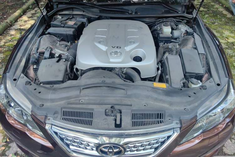 Used Toyota Reiz 2012 2.5V Fengdu Elite Stylish Edition Engine Bay